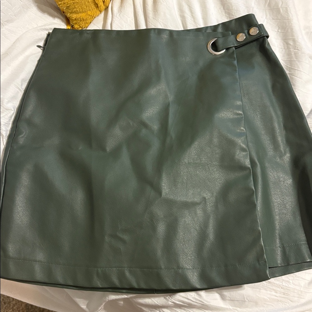 Alya Green Mini Skirt